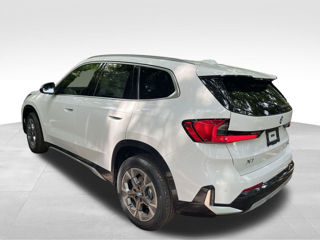 Vehicle image 8 of 28