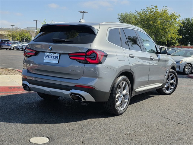Vehicle image 4 of 45