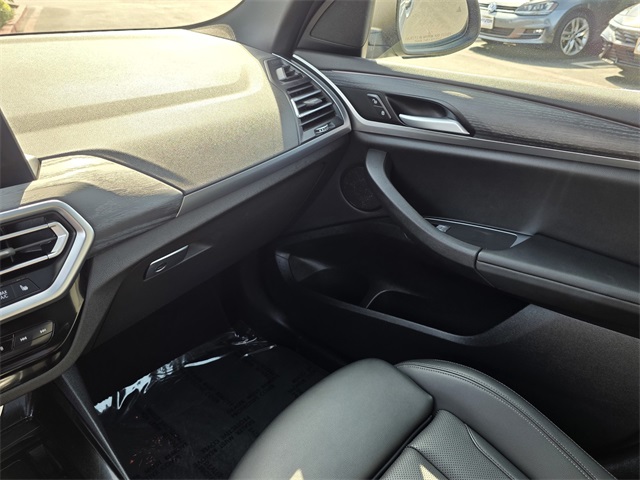 Vehicle image 40 of 45
