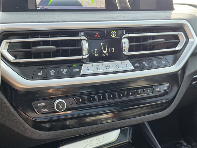 Vehicle image 34 of 45