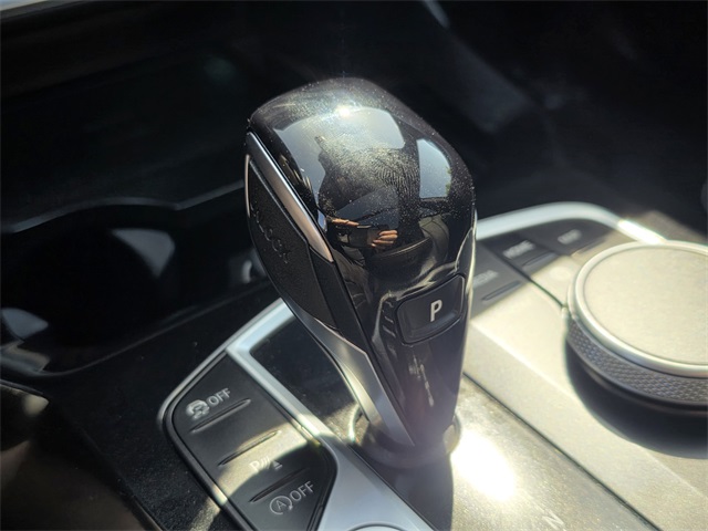 Vehicle image 36 of 45