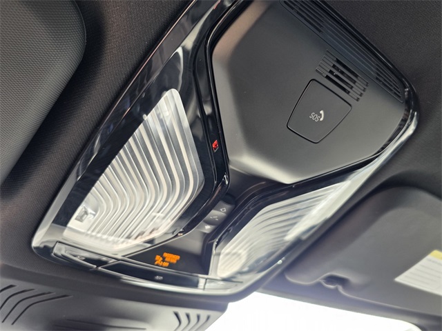 Vehicle image 41 of 45
