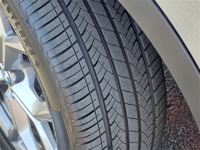 Vehicle image 16 of 45