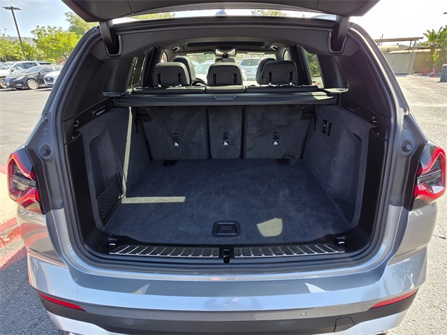 Vehicle image 14 of 45