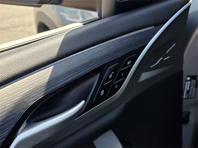 Vehicle image 26 of 45