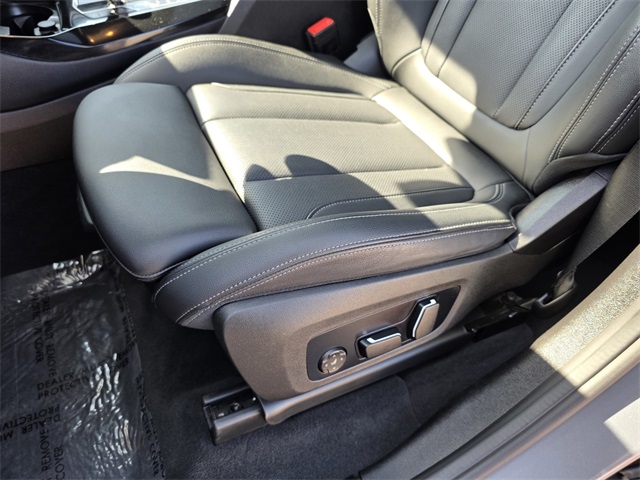 Vehicle image 19 of 45