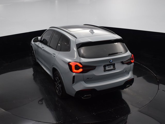 Vehicle image 27 of 74