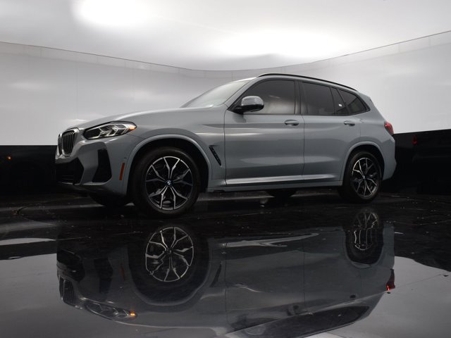 Vehicle image 4 of 74