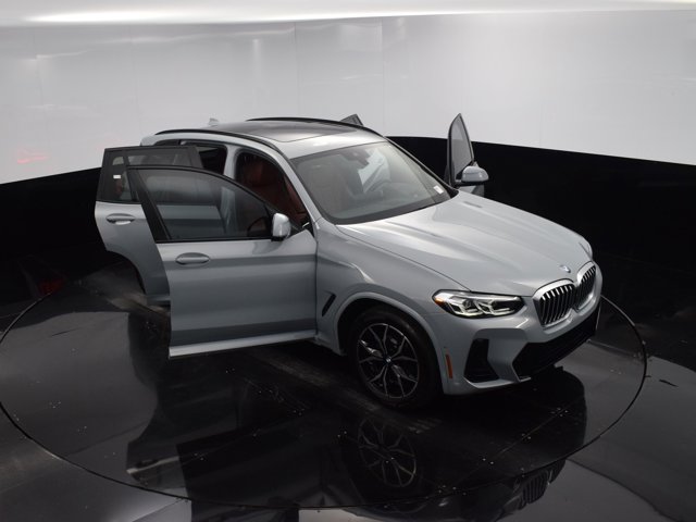 Vehicle image 9 of 74