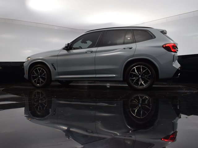 Vehicle image 32 of 74