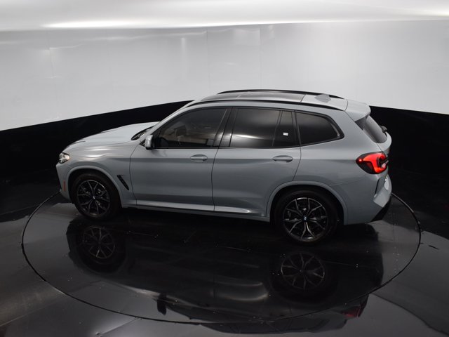 Vehicle image 28 of 74