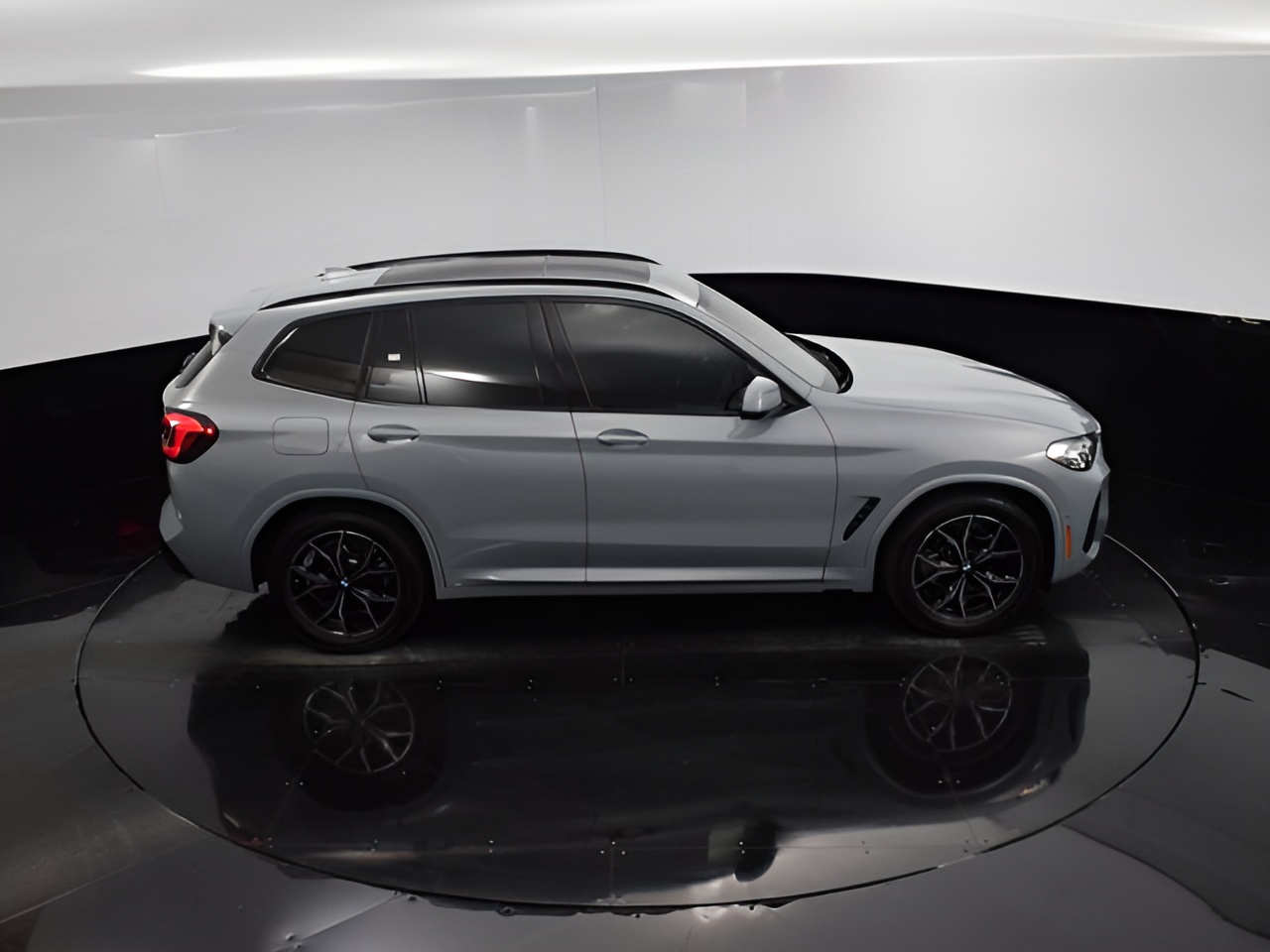 Vehicle image 54 of 74