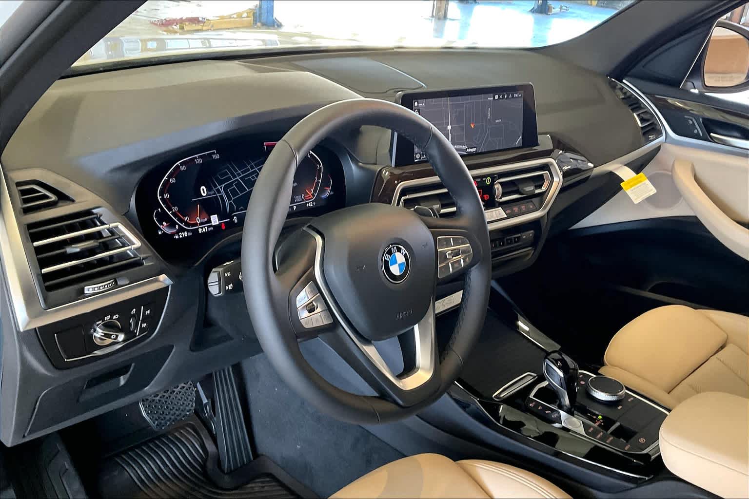 Vehicle image 8 of 19