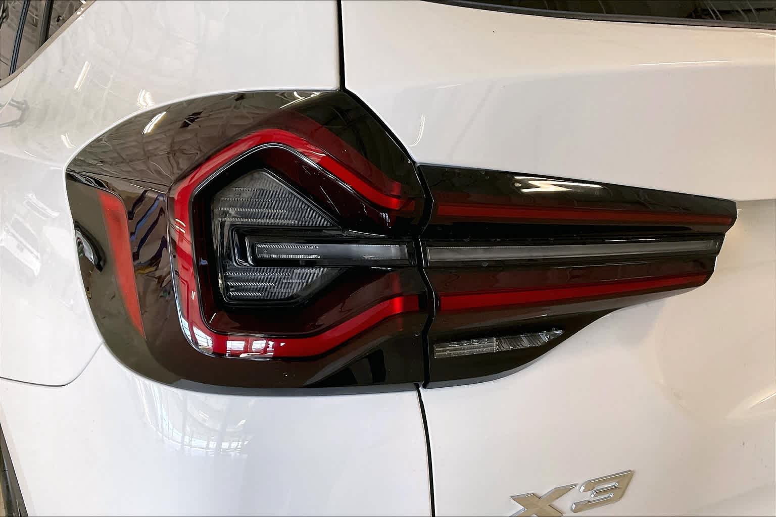 Vehicle image 14 of 19