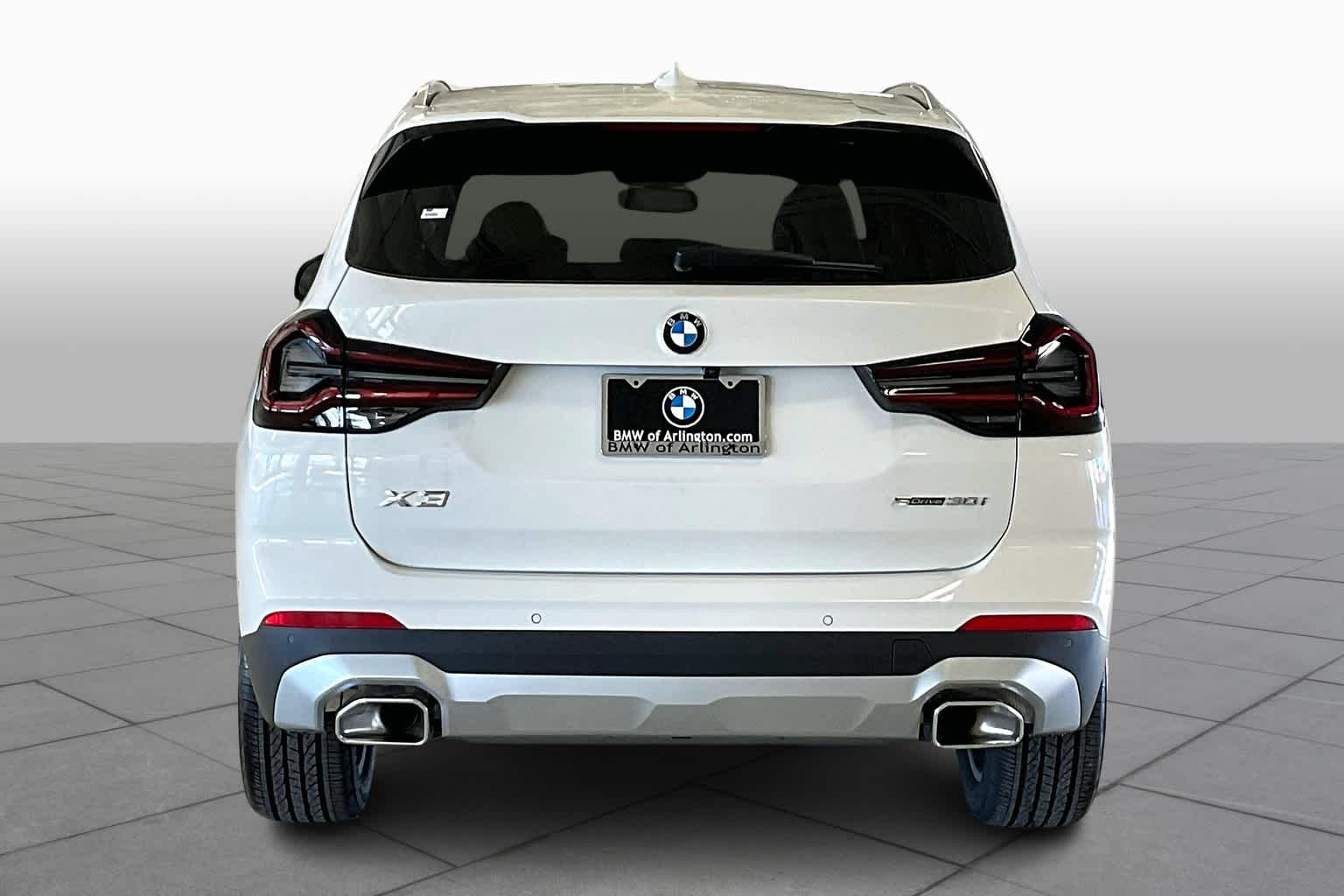 Vehicle image 4 of 19