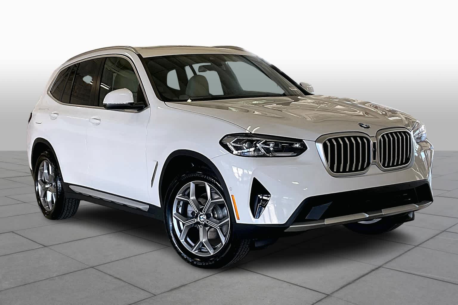 Vehicle image 2 of 19