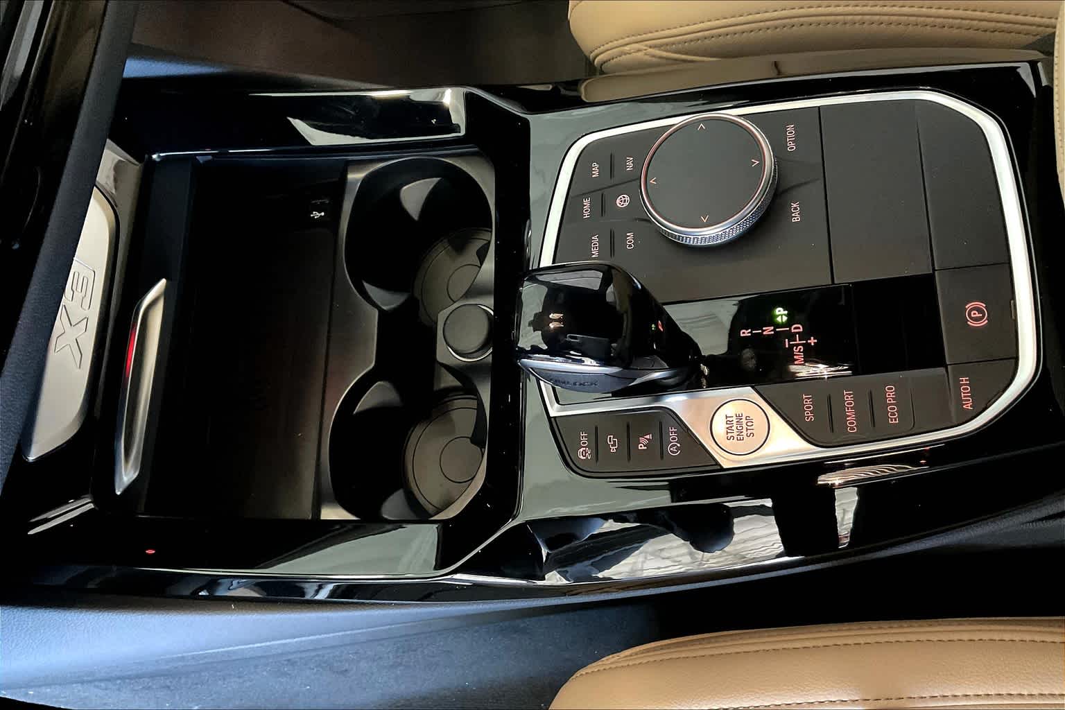 Vehicle image 7 of 19
