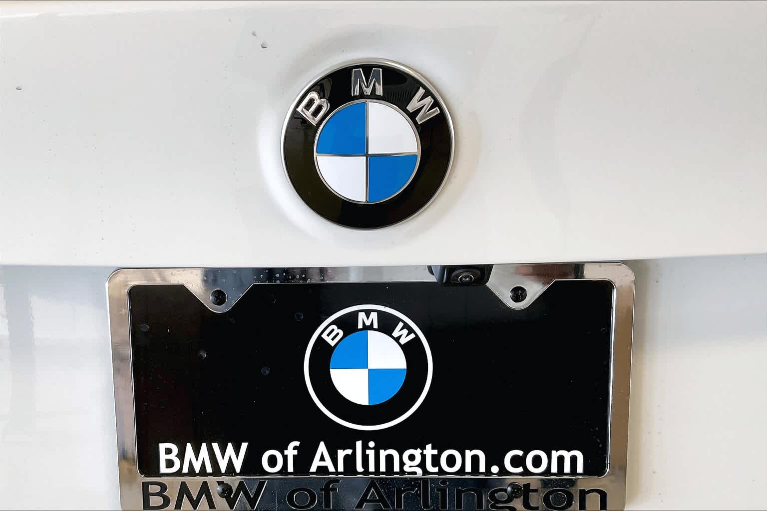 Vehicle image 15 of 19