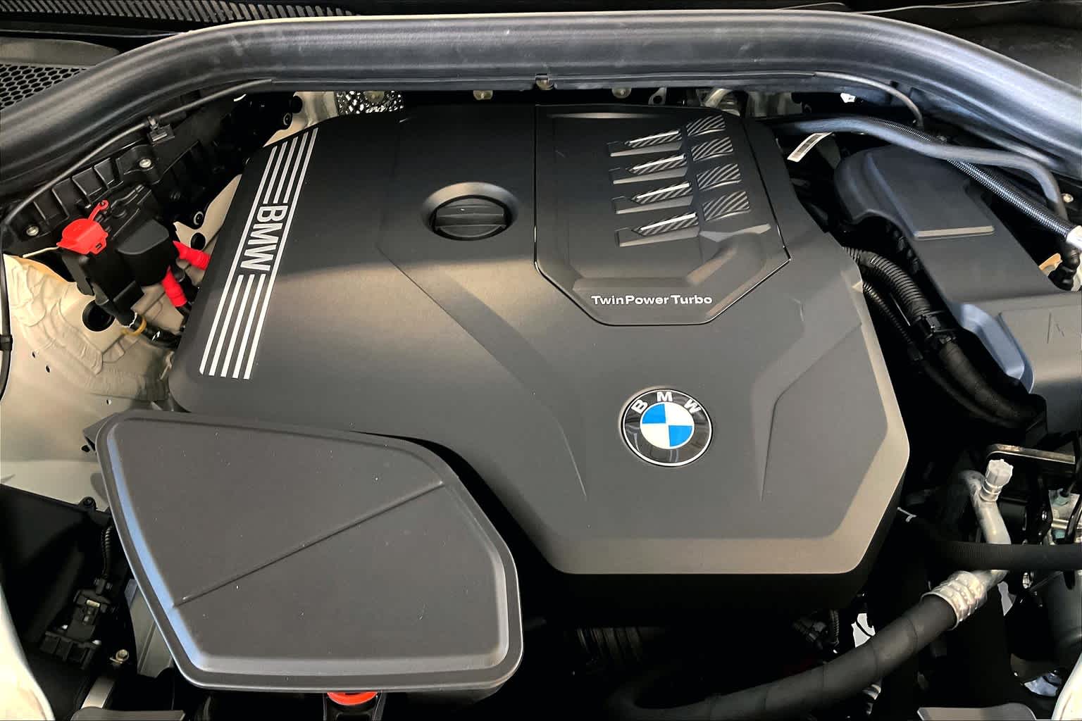 Vehicle image 17 of 19