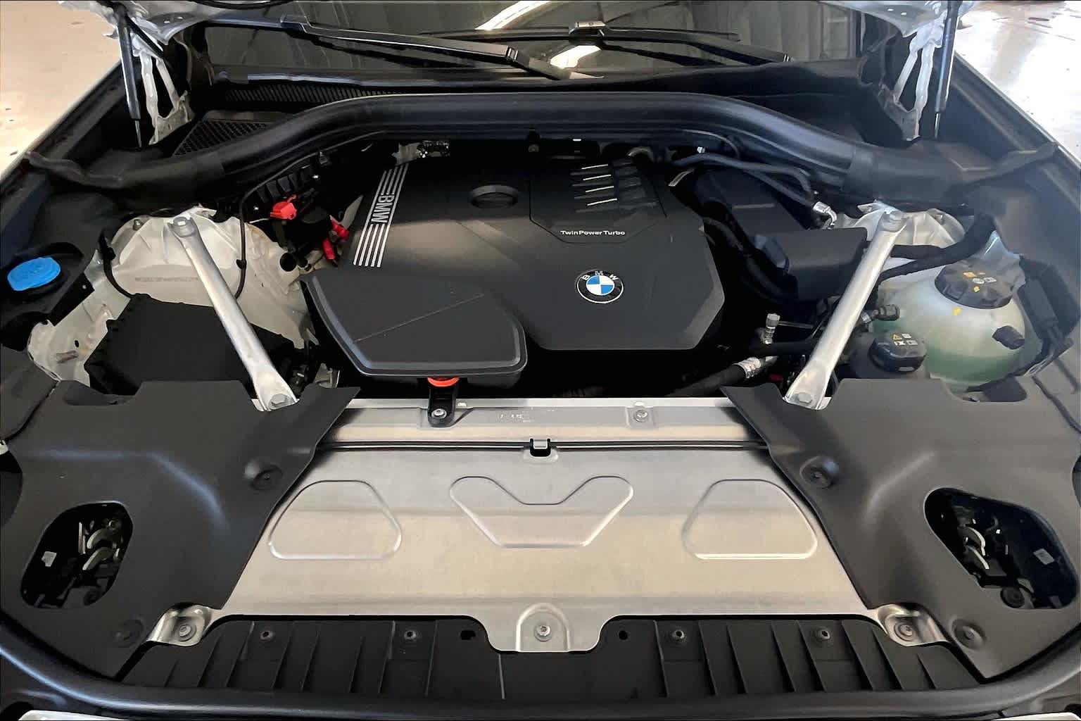 Vehicle image 16 of 19