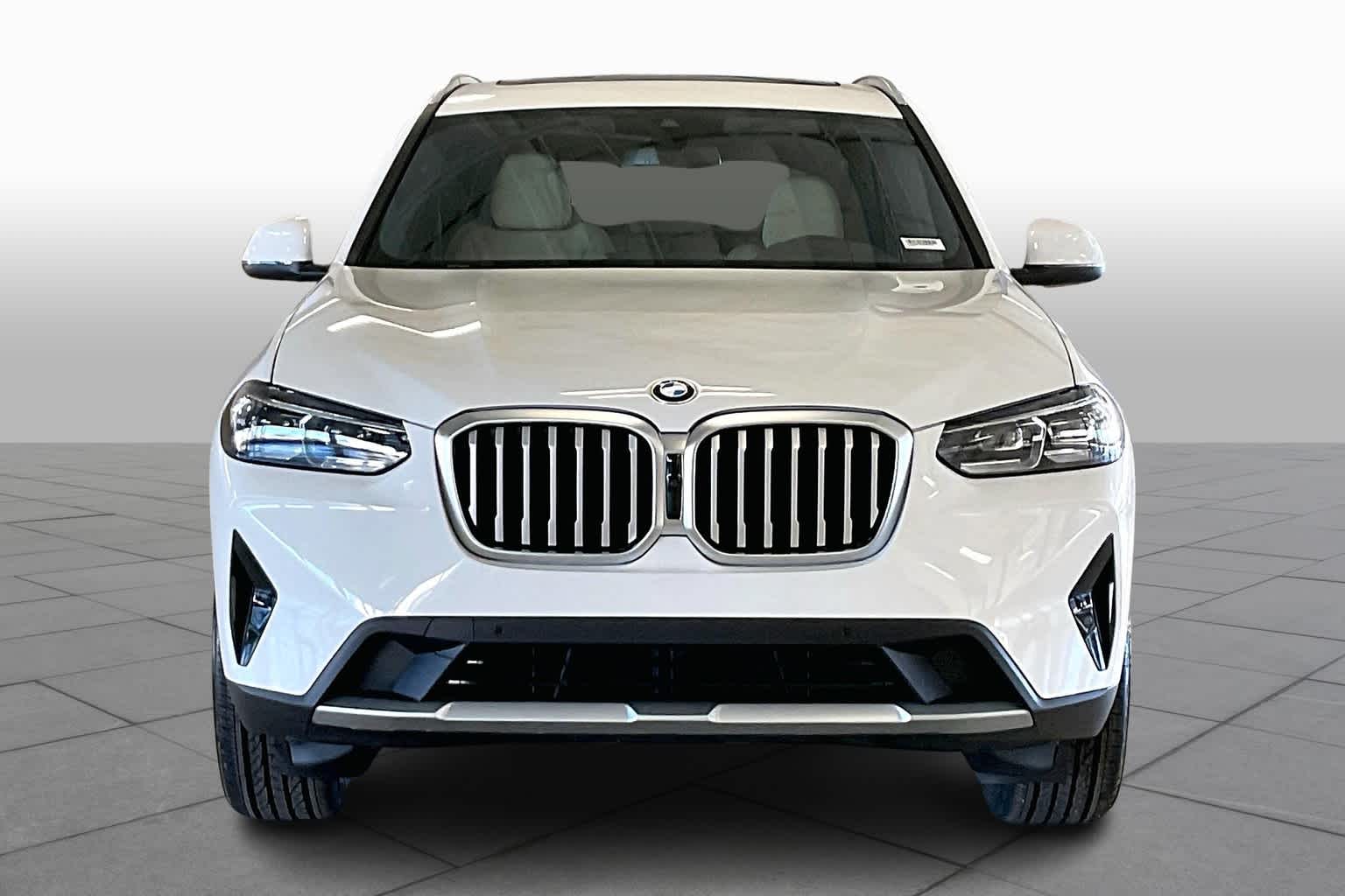 Vehicle image 3 of 19