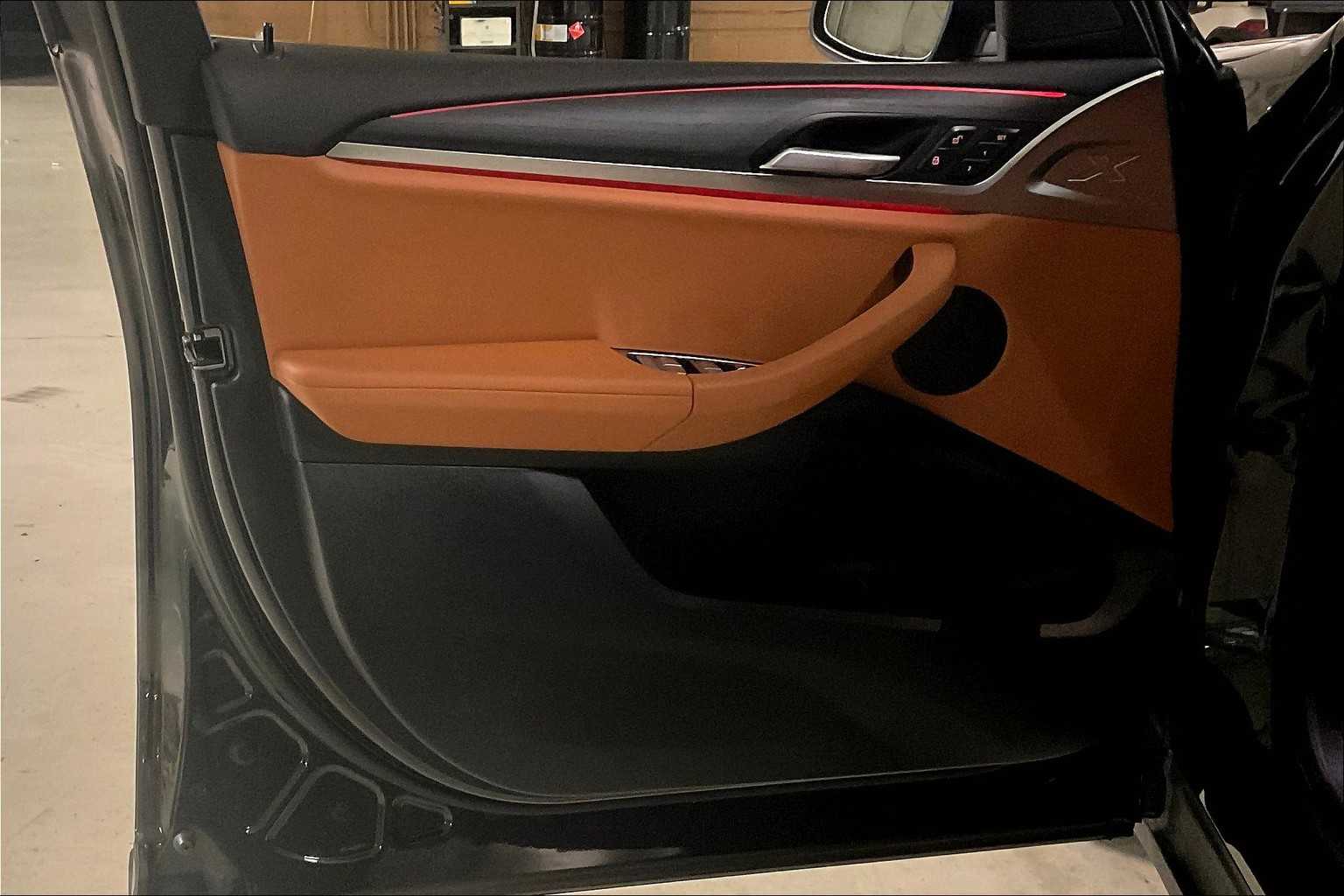 Vehicle image 26 of 35