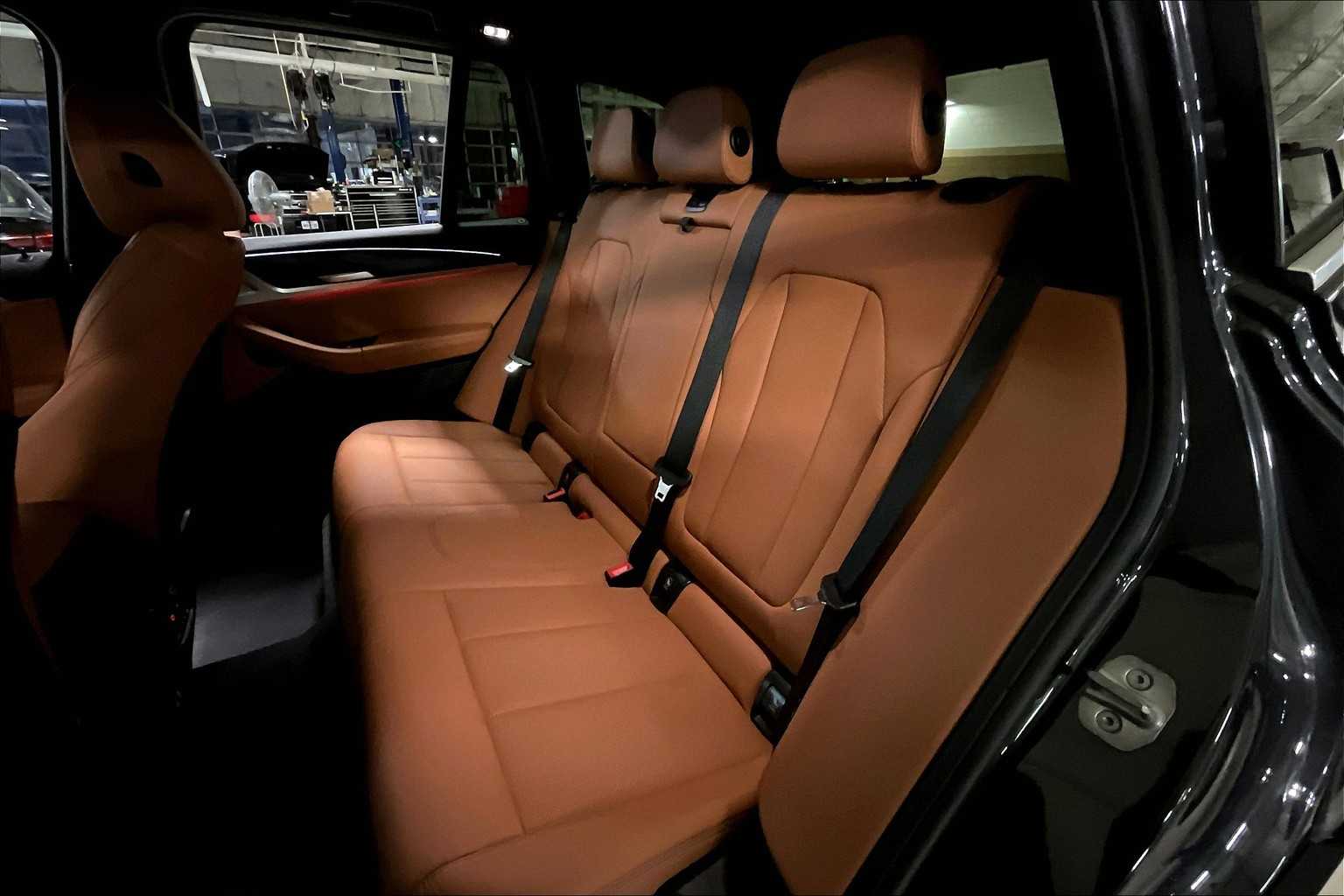 Vehicle image 11 of 35