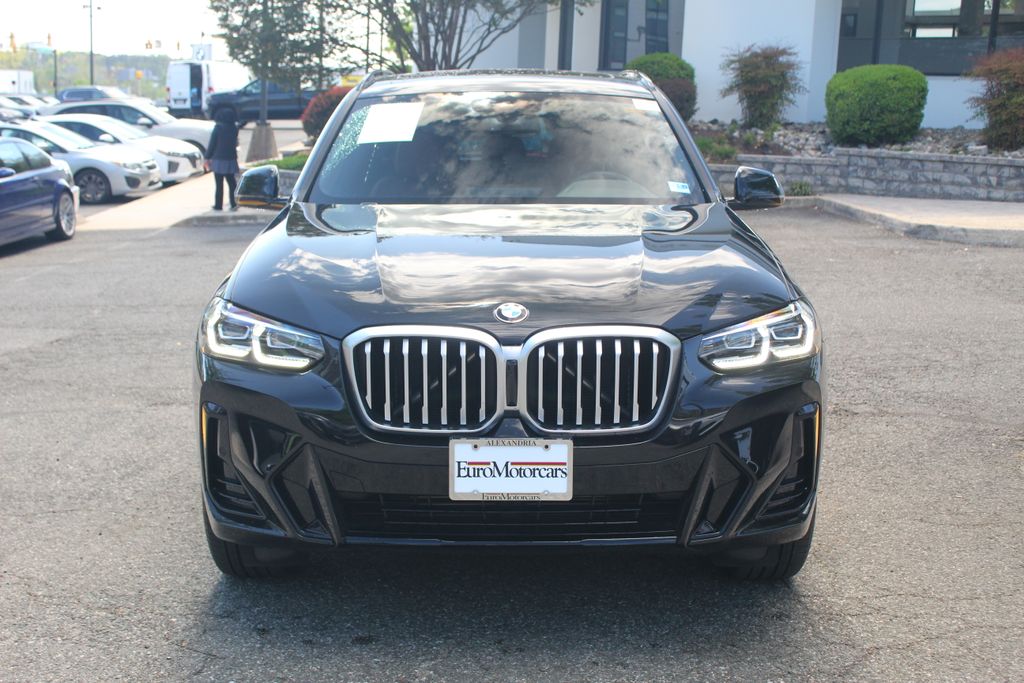 2024 BMW X3 xDrive30i Image 2 of 33
