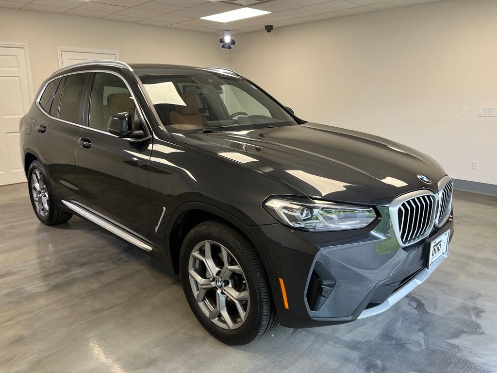 2024 BMW X3 xDrive30i Image 3 of 27