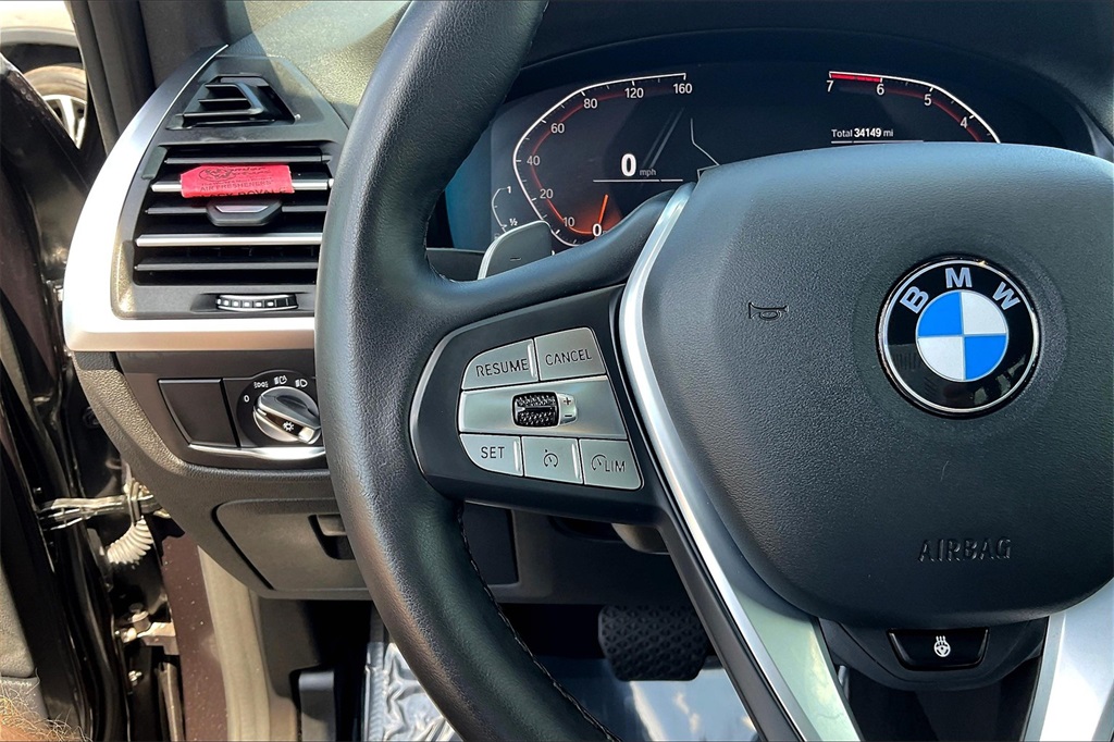 Vehicle image 19 of 33
