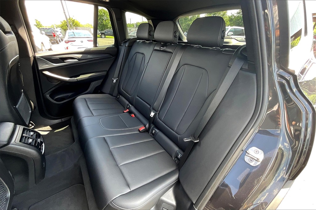 Vehicle image 12 of 33