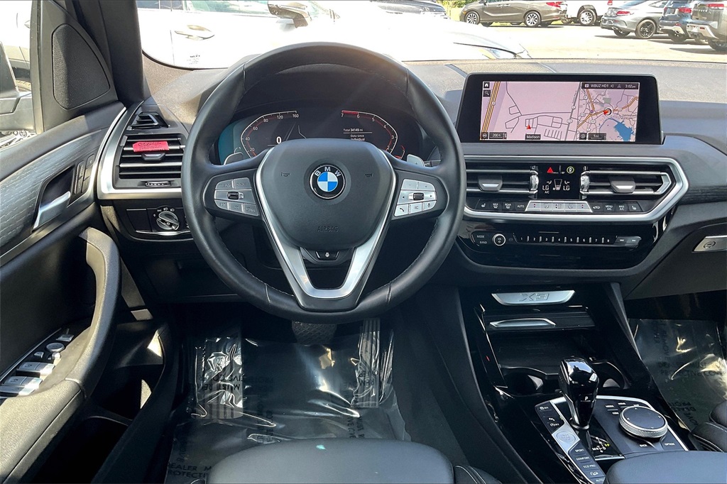 Vehicle image 16 of 33