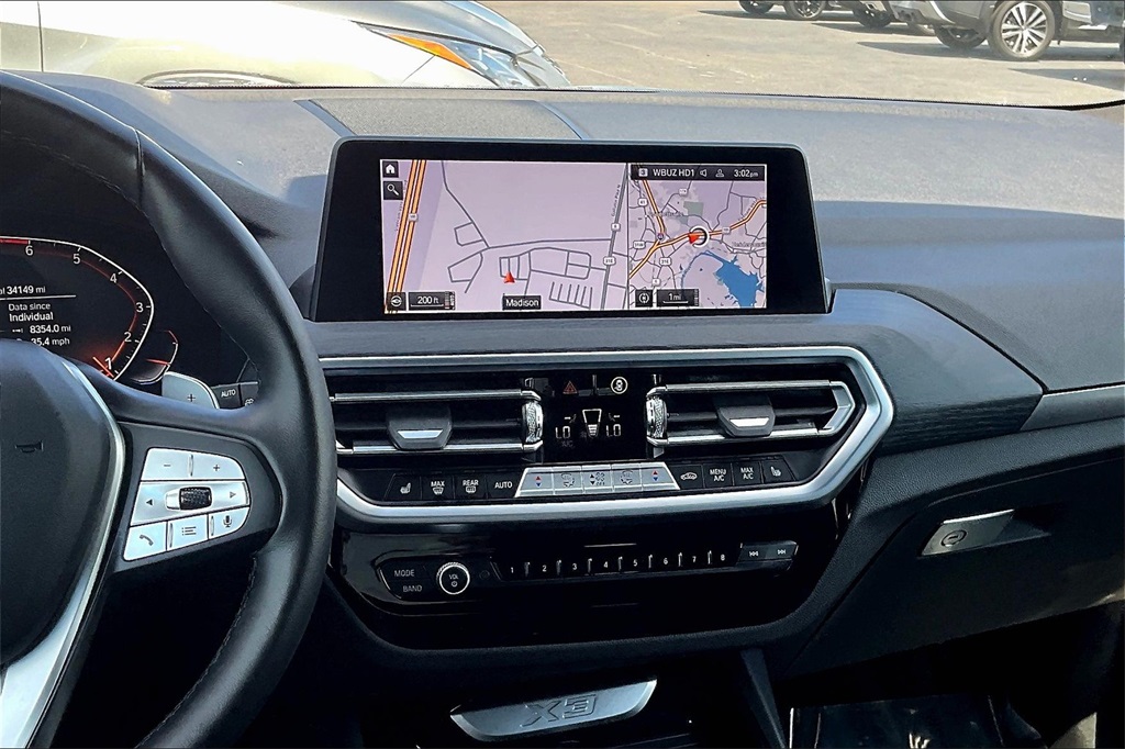 Vehicle image 22 of 33