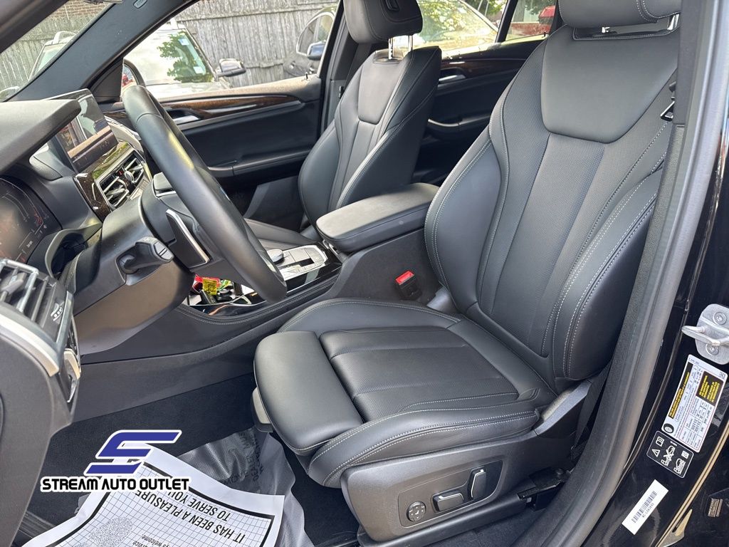 Vehicle image 15 of 35
