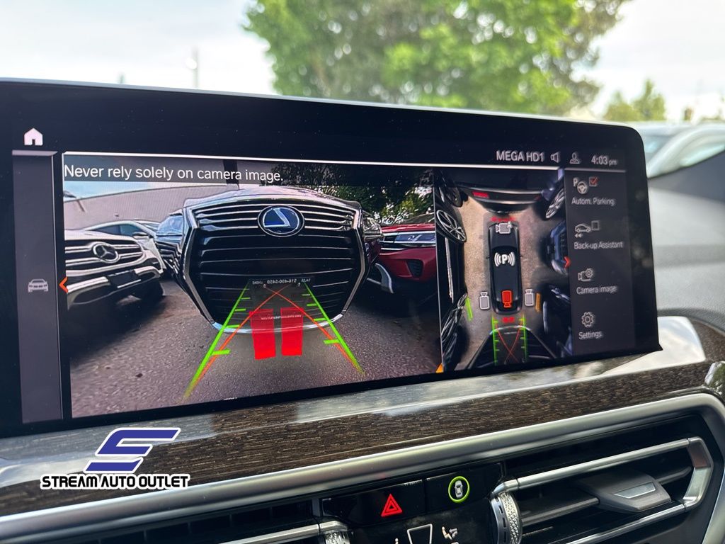 Vehicle image 21 of 35