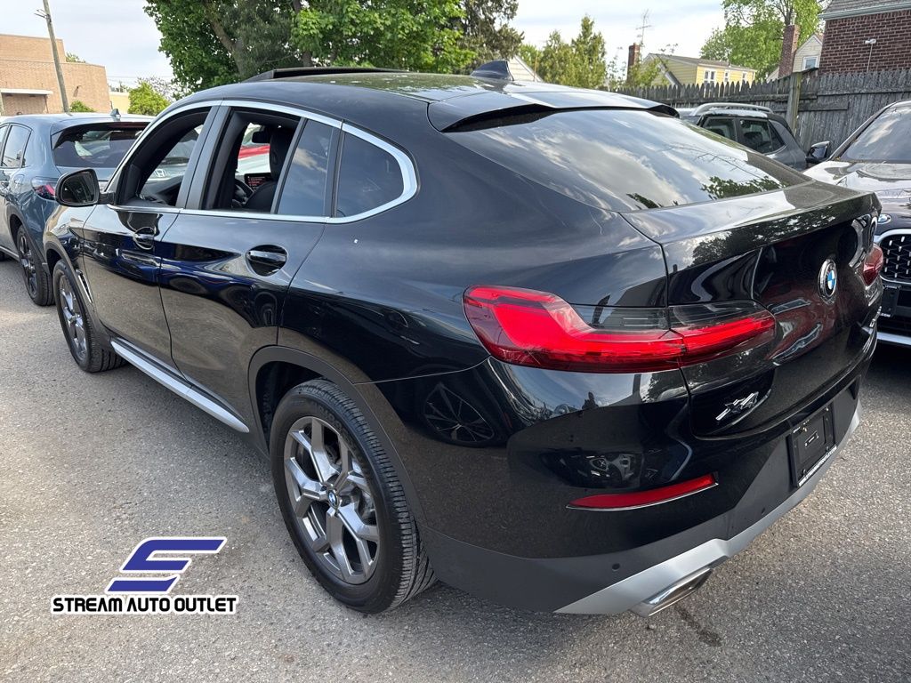 Vehicle image 7 of 35