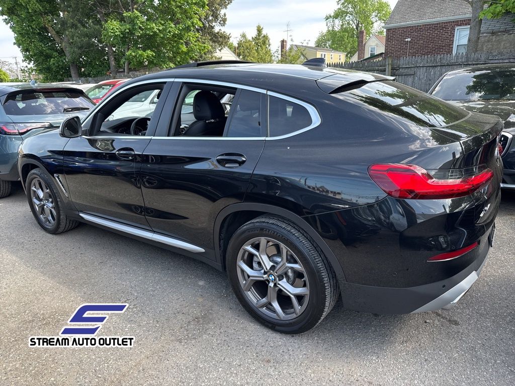 Vehicle image 8 of 35