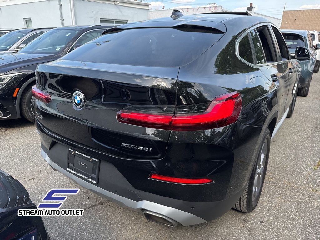 Vehicle image 6 of 35
