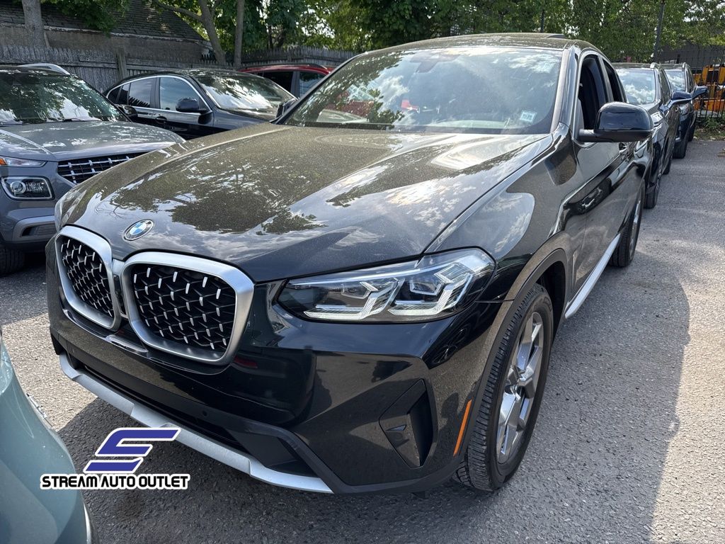 Vehicle image 2 of 35