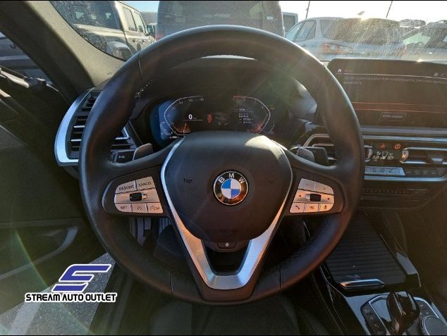Vehicle image 16 of 22