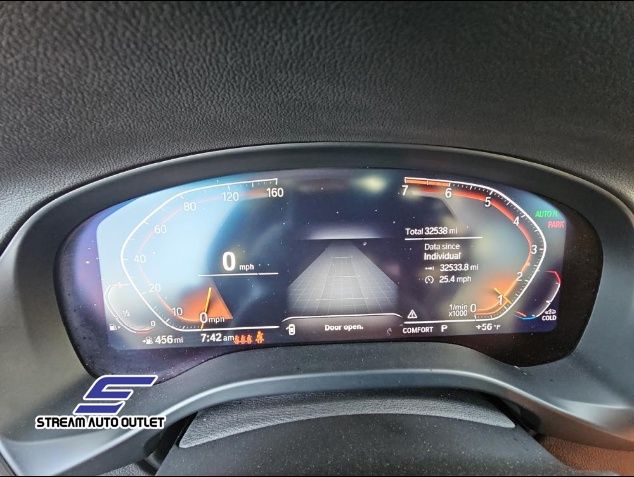 Vehicle image 18 of 22