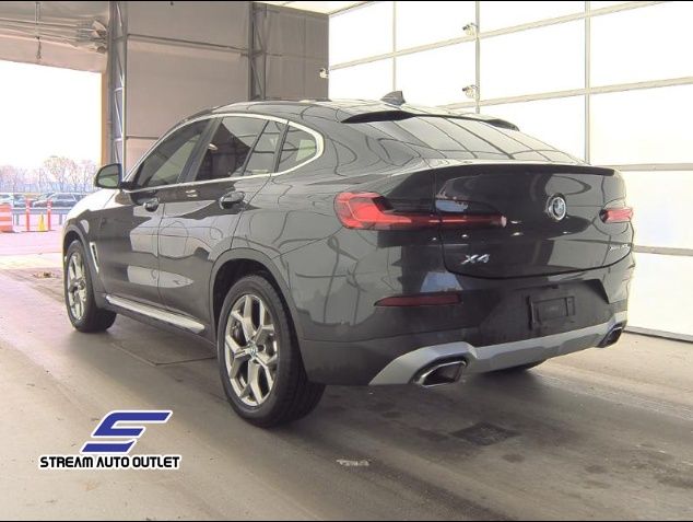 Vehicle image 5 of 22