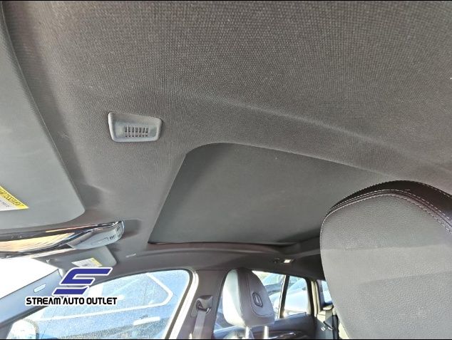 Vehicle image 20 of 22