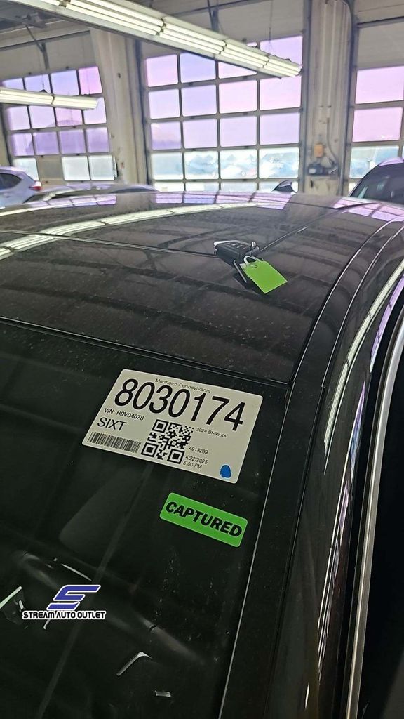 Vehicle image 11 of 22