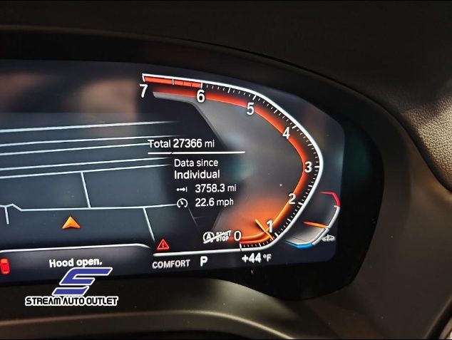 Vehicle image 17 of 21