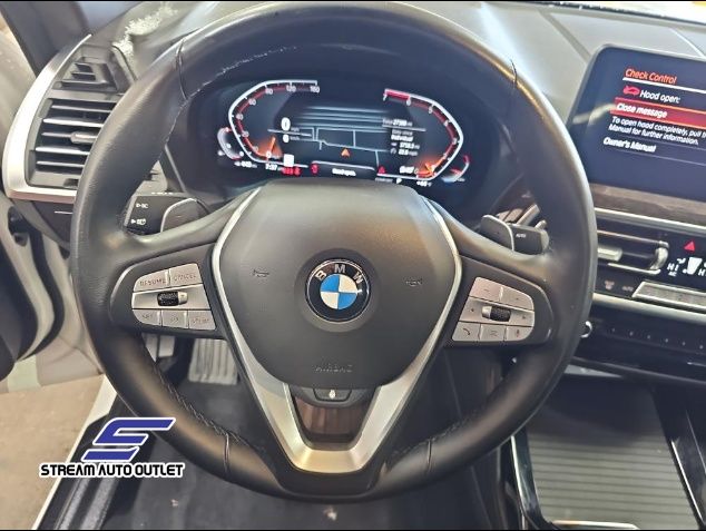 Vehicle image 12 of 21