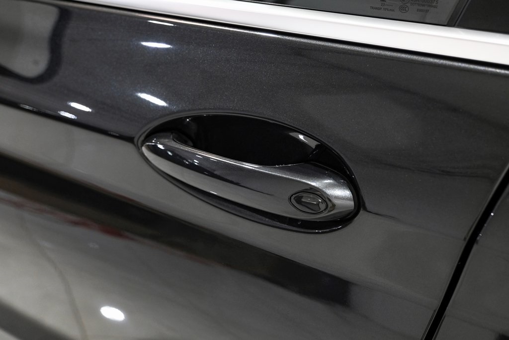 Vehicle image 34 of 52