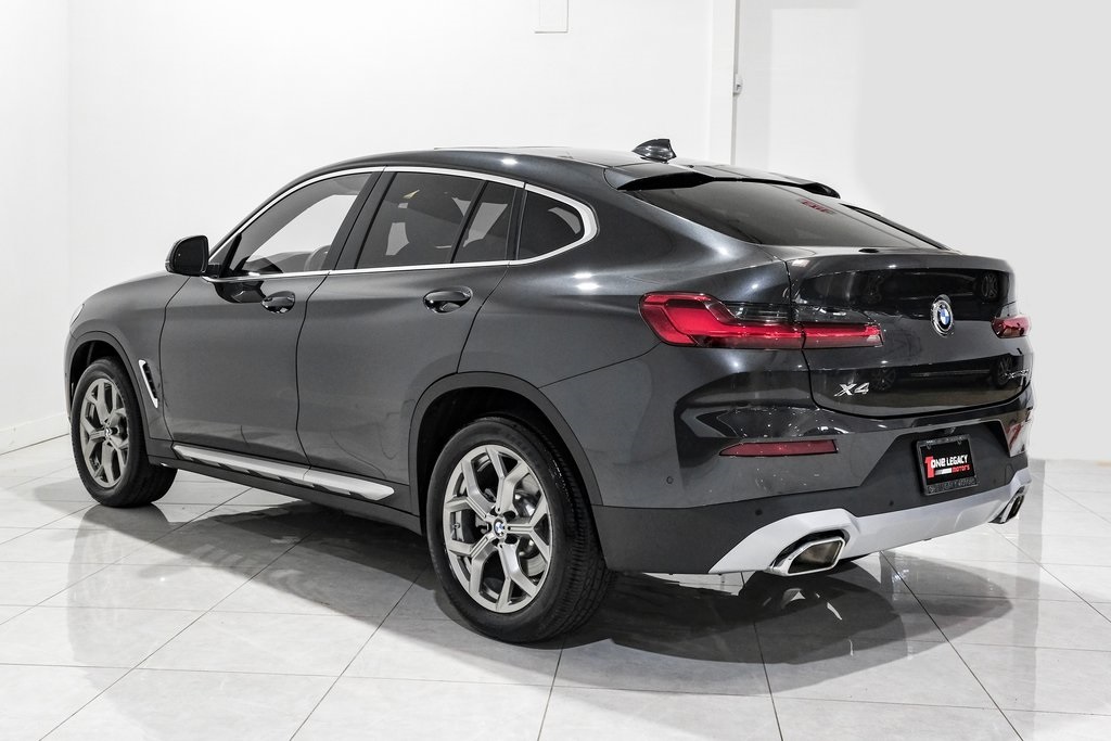 Vehicle image 5 of 52