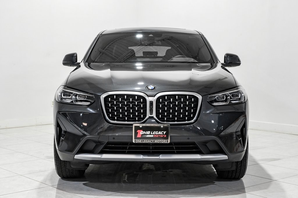 Vehicle image 2 of 52