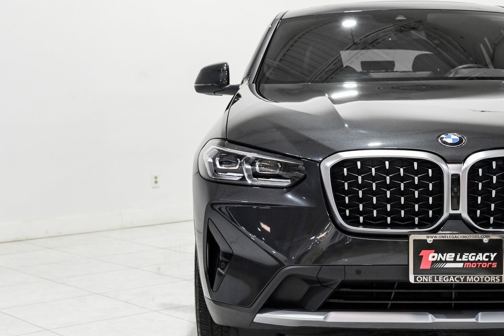 Vehicle image 41 of 52